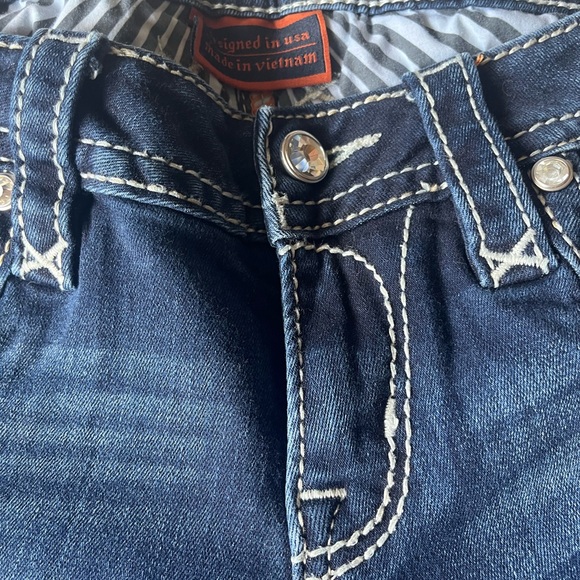 Skinny Rock Revival Dark Wash Jeans✨ - Picture 6 of 10